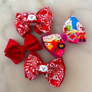 Plim Plim Colorful Hair Bow For Girls with Santa Designs Set of 4 NWOT